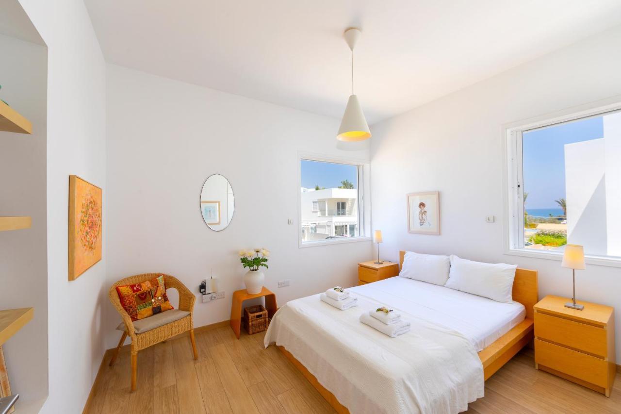 Protaras Beachfront Villa Alia מראה חיצוני תמונה